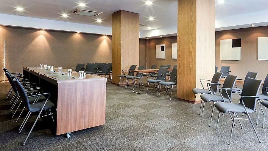杰耐瑞阿拉瓦ac酒店 维多利亚-加斯特伊兹 3*,